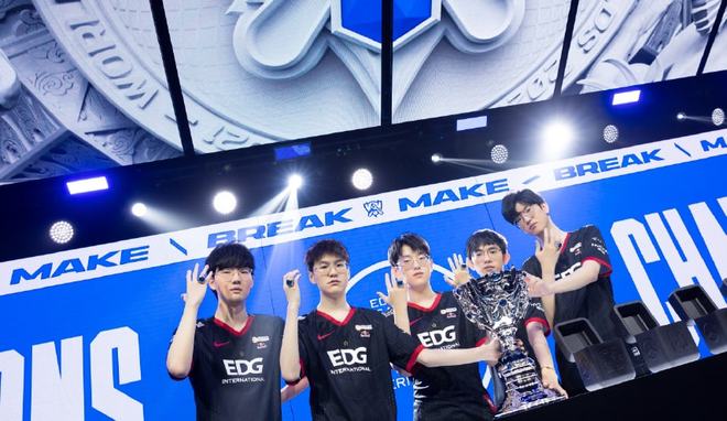 他以出色的 他以出色的