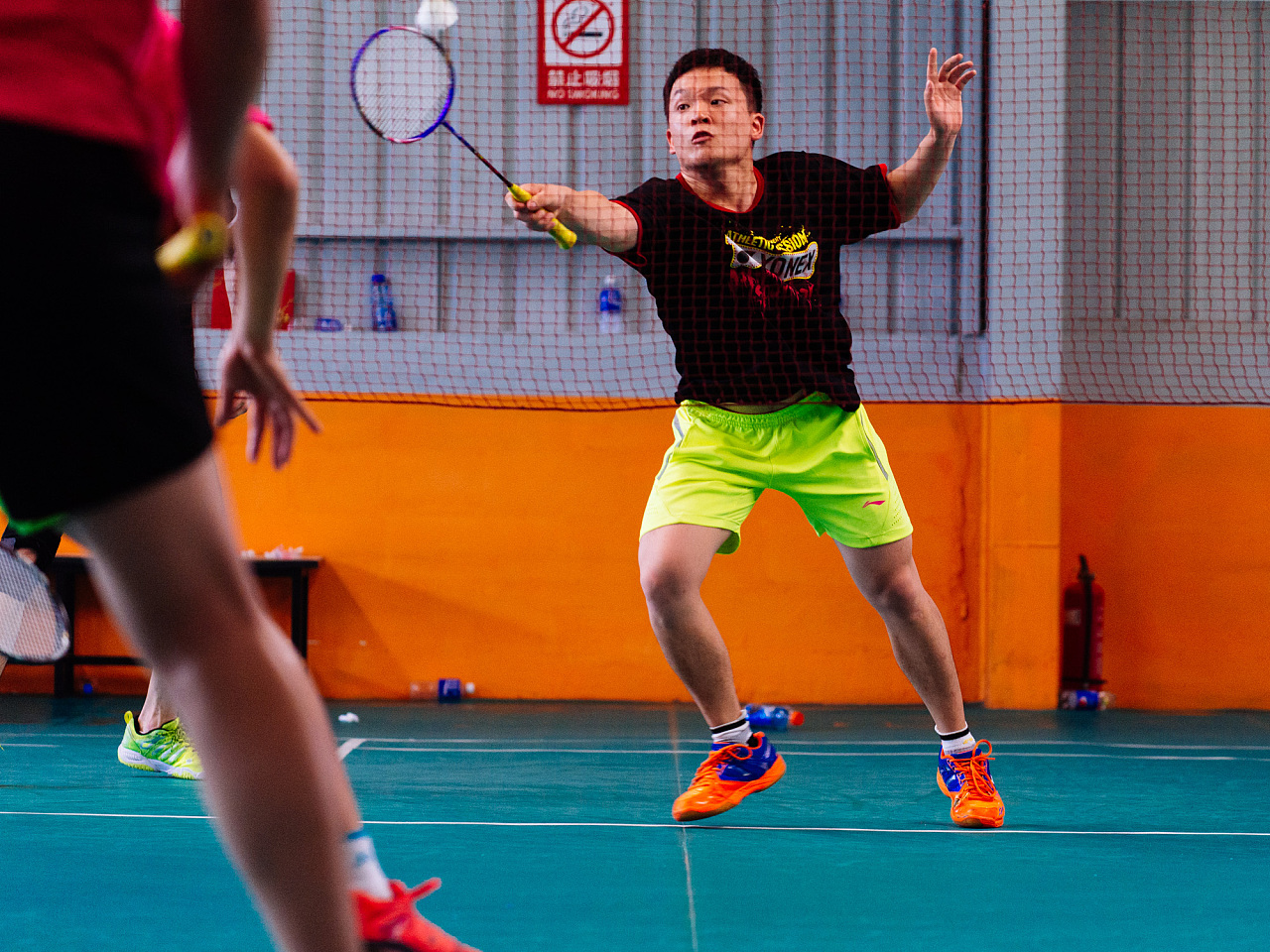 向下移动更 向下移动更